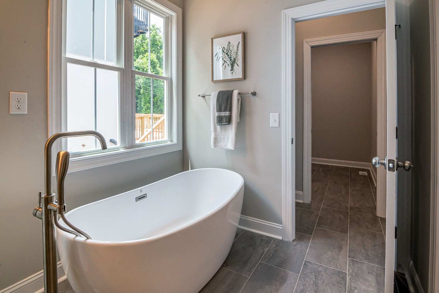 bathtub3 Stylish bathroom featuring a freestanding bathtub and elegant interior design
